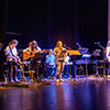 Les élèves de musique interprétant The Verve, Bitter Sweet Symphony.